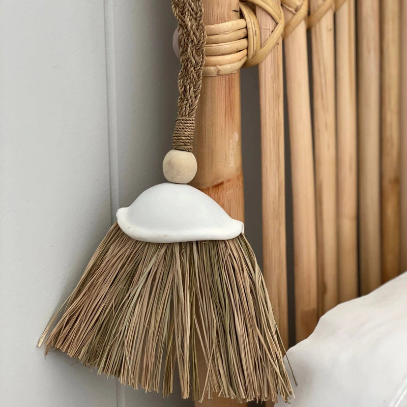 Castaway Seagrass & Shell Tassel