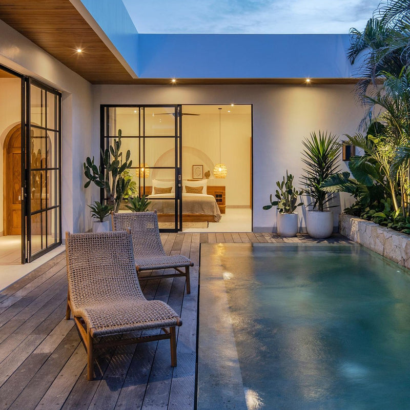 Zen Indoor/Outdoor Lounge Chair